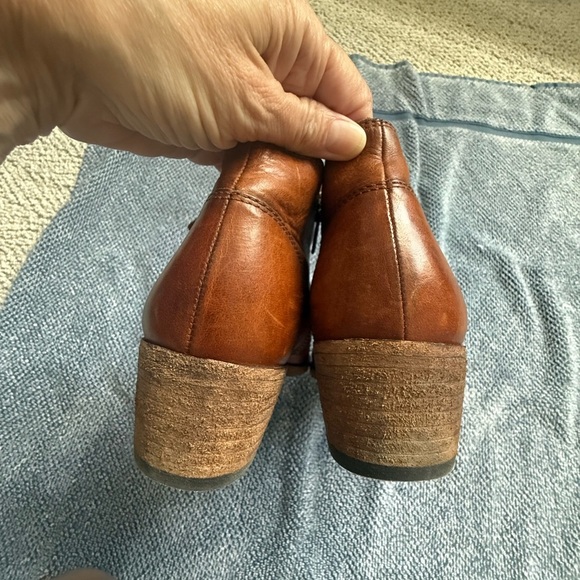 Frye Ray Belted Bootie 7.5 Brown distressed leather Western Cowboy Festival - Picture 6 of 8